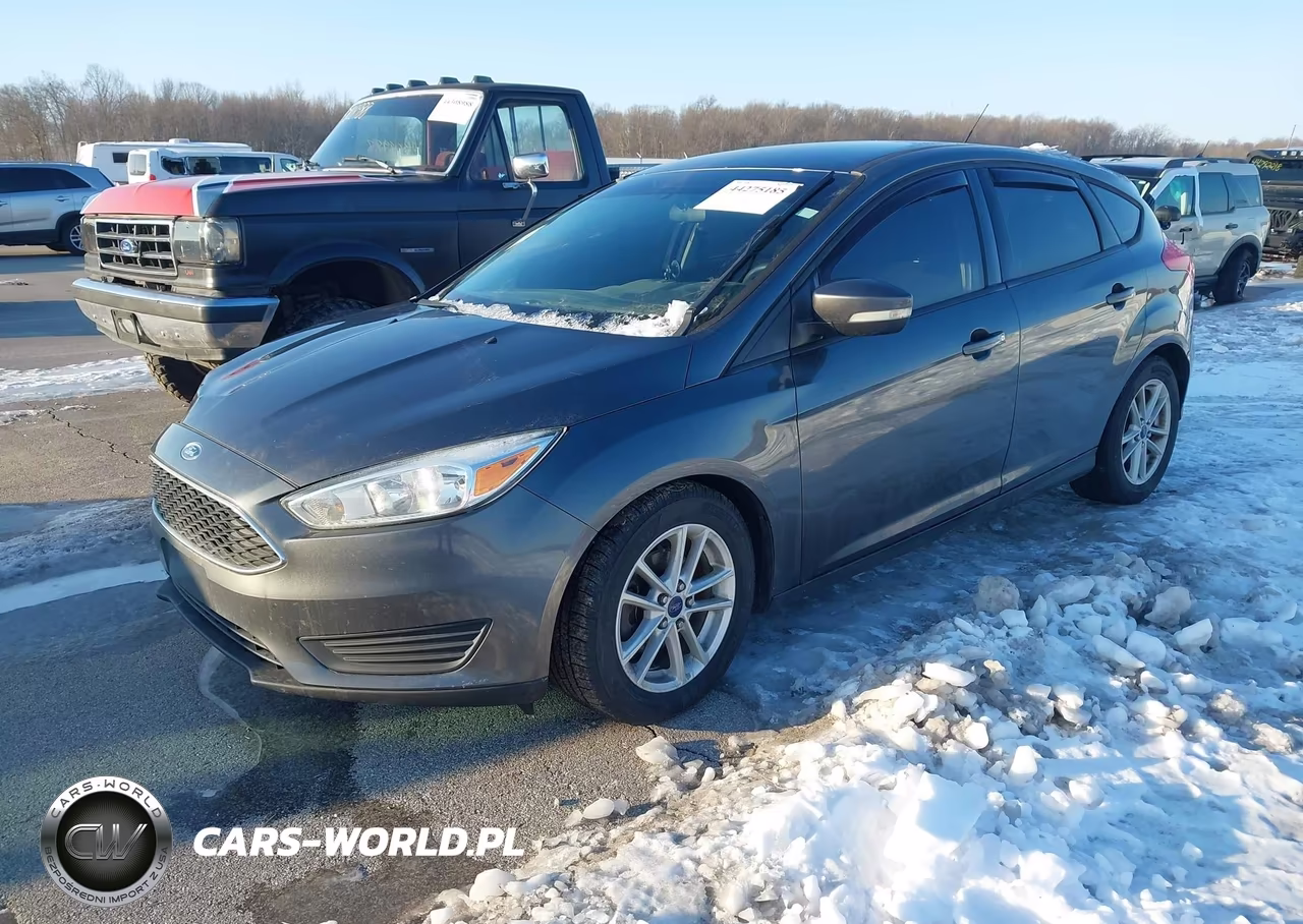2017 Ford Focus Se VIN:1FADP3K25HL215726 - 2