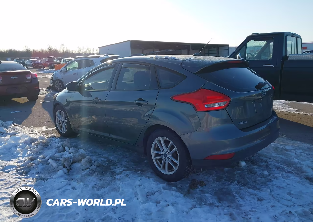 2017 Ford Focus Se VIN:1FADP3K25HL215726 - 3