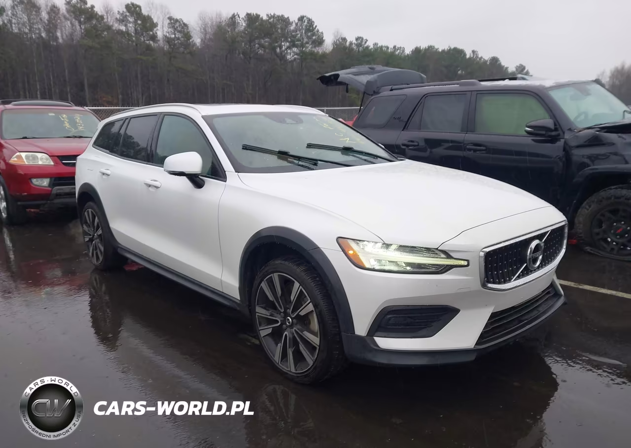 2020 Volvo V60 Cross Country T5