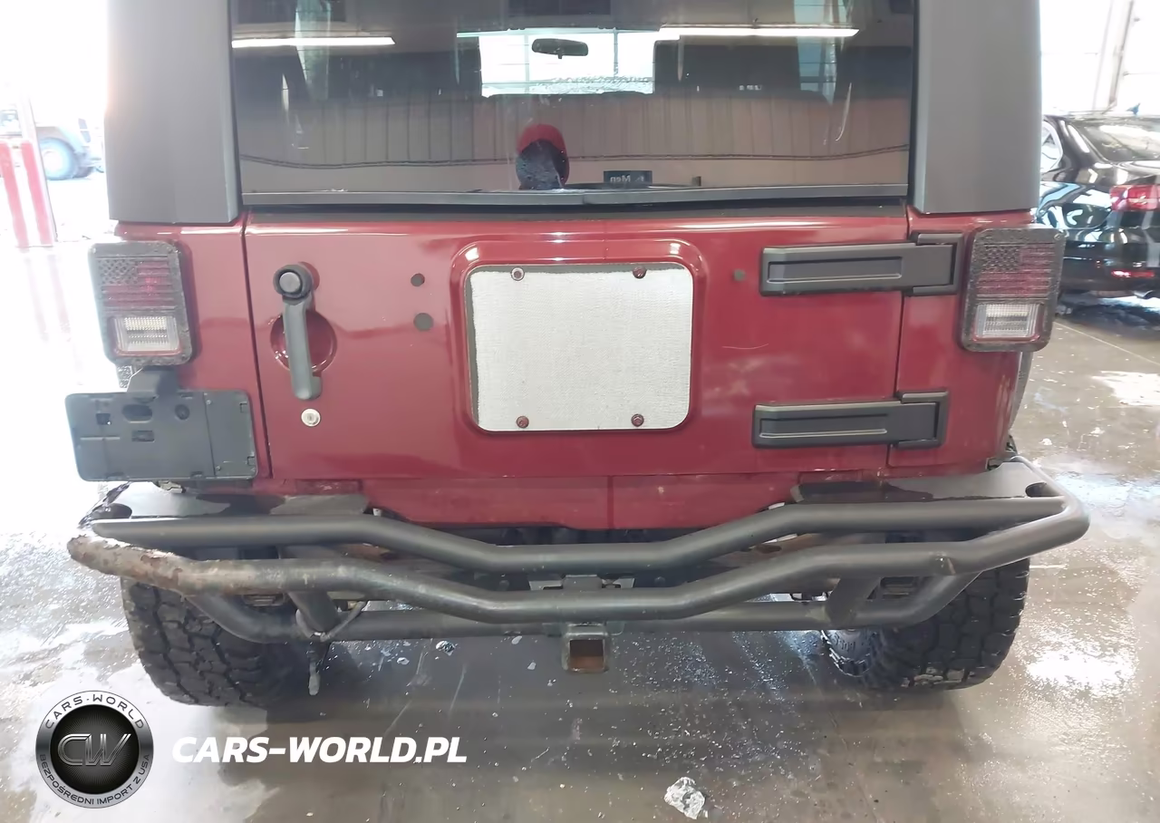 2007 Jeep Wrangler Unlimited Sahara VIN:1J4GA59127L192092 - 14