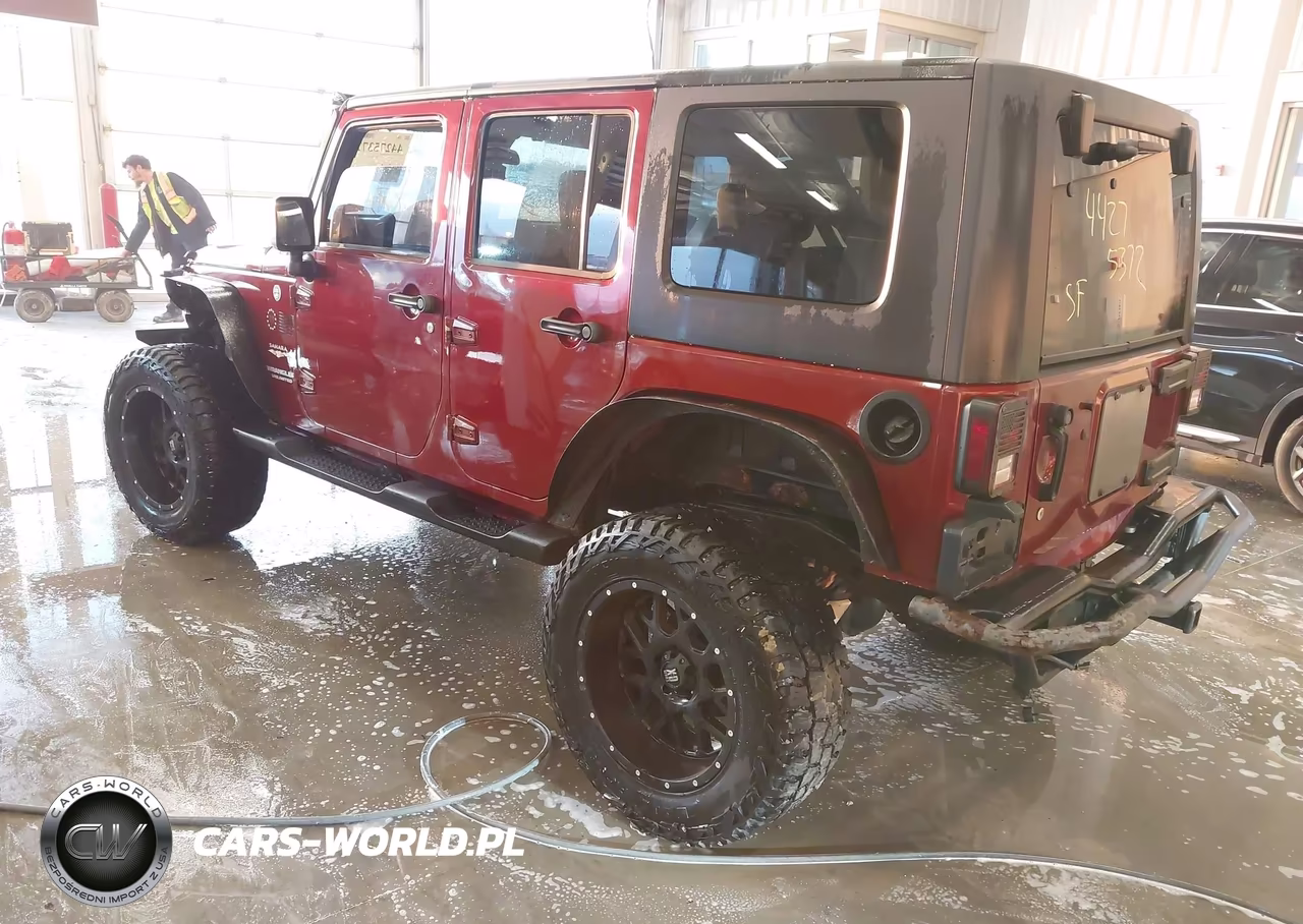 2007 Jeep Wrangler Unlimited Sahara VIN:1J4GA59127L192092 - 3
