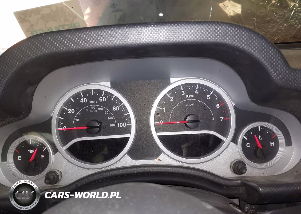 2007 Jeep Wrangler Unlimited Sahara VIN:1J4GA59127L192092 - 7