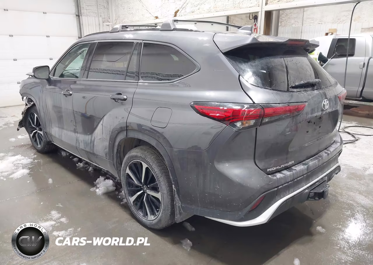 2022 Toyota Highlander Xse VIN:5TDJZRBH2NS169751 - 3