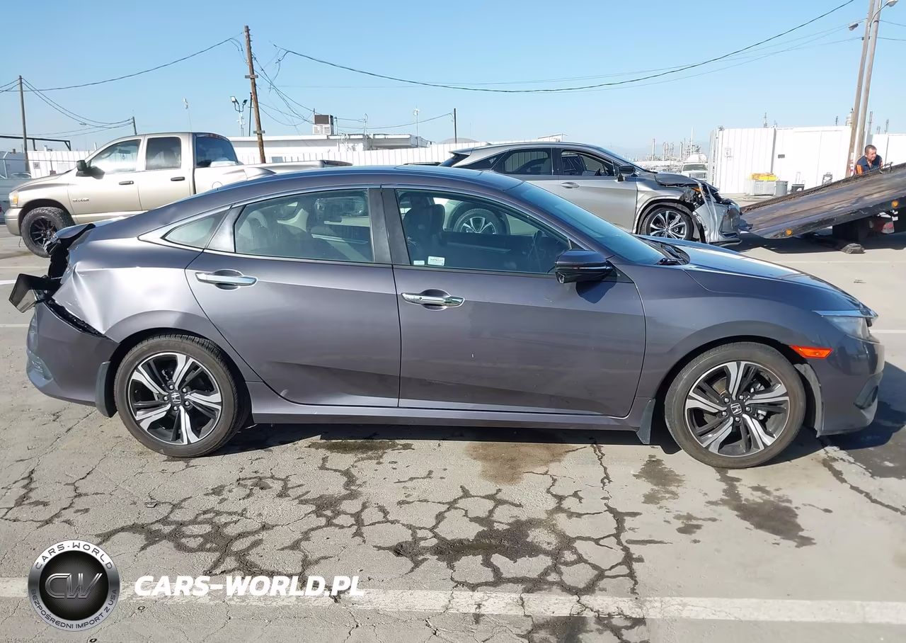 2017 Honda Civic Touring VIN:2HGFC1F92HH634626 - 13