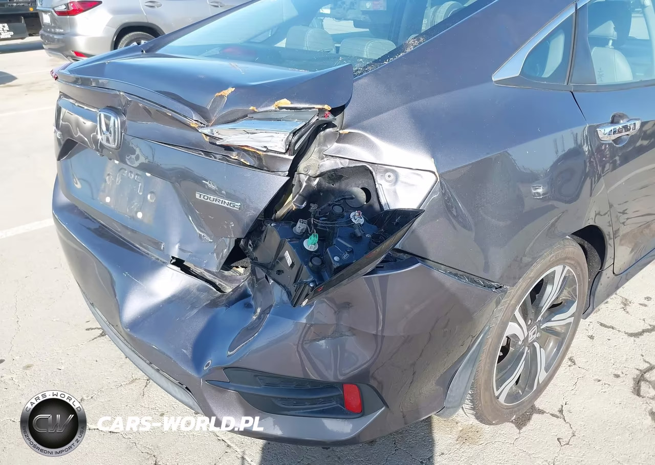 2017 Honda Civic Touring VIN:2HGFC1F92HH634626 - 6