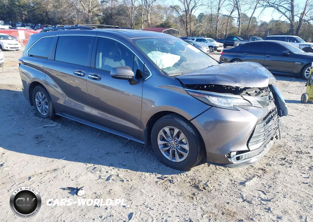 2022 Toyota Sienna Xle