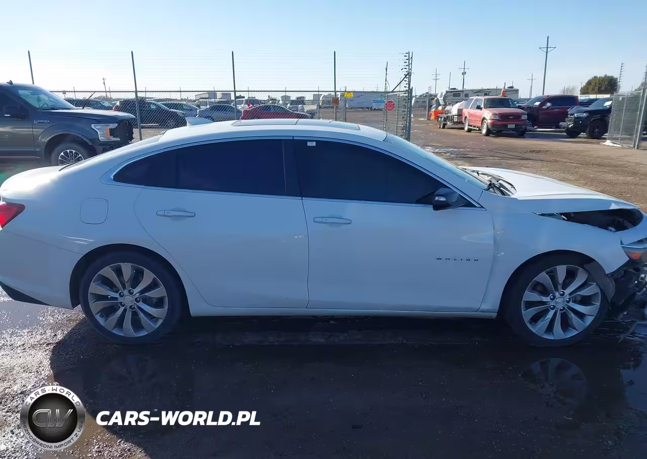 2018 Chevrolet Malibu Premier VIN:1G1ZE5SXXJF224335 - 13