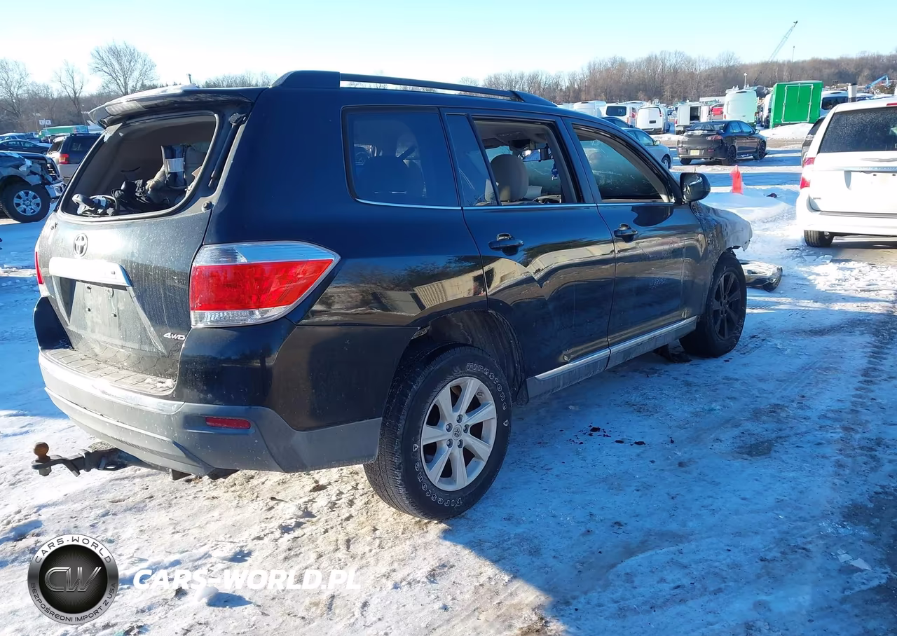 2012 Toyota Highlander Base V6 VIN:5TDBK3EH9CS137152 - 4
