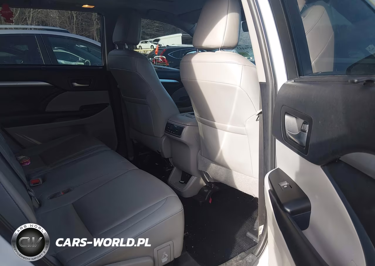 2019 Toyota Highlander Xle VIN:5TDJZRFH9KS562748 - 8