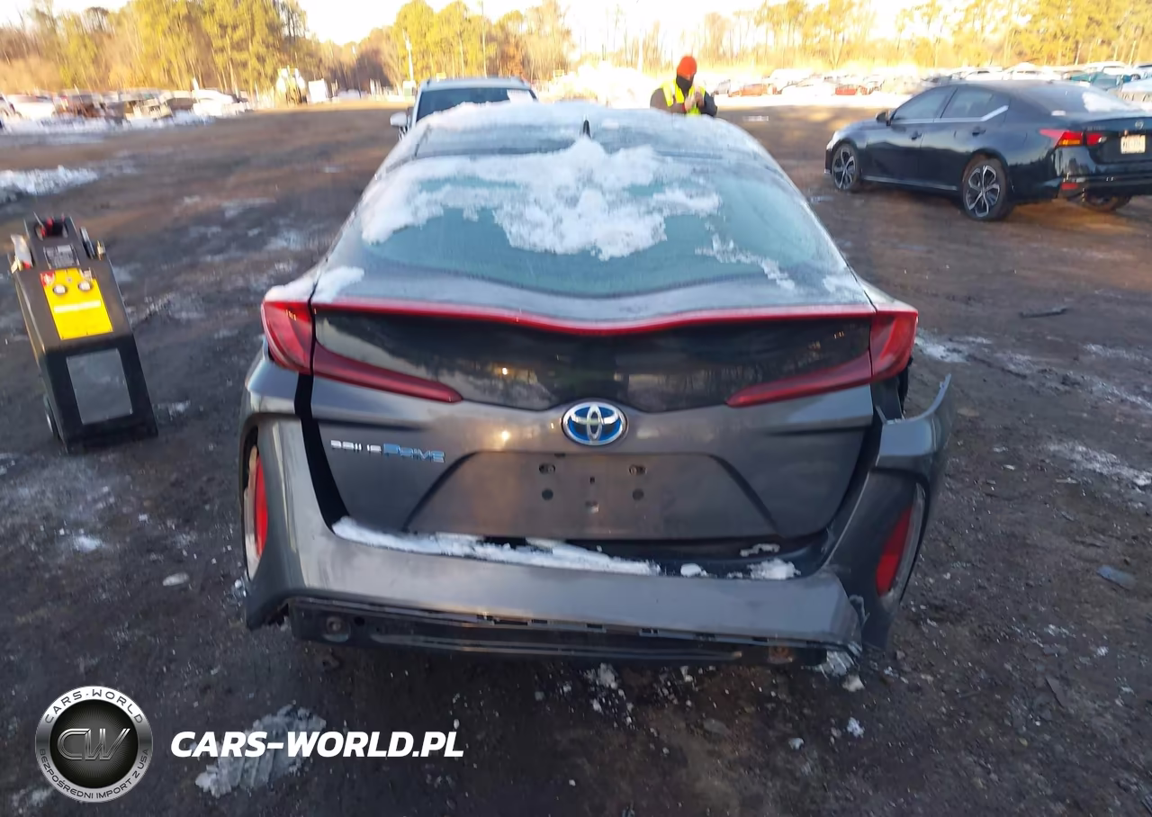 2018 Toyota Prius Prime Premium VIN:JTDKARFP6J3102921 - 15