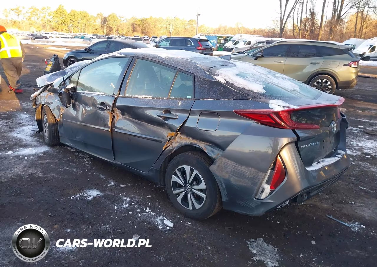 2018 Toyota Prius Prime Premium VIN:JTDKARFP6J3102921 - 3