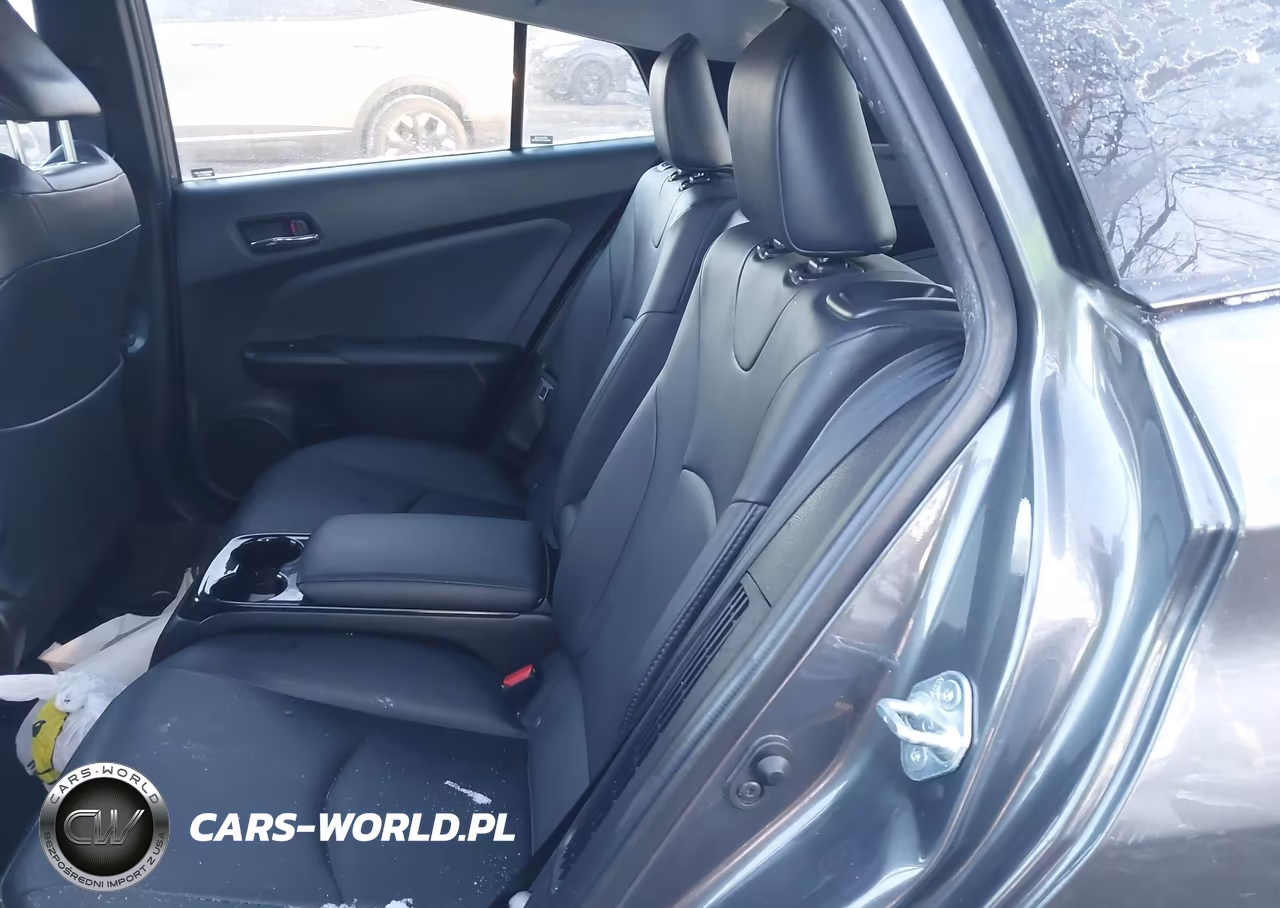 2018 Toyota Prius Prime Premium VIN:JTDKARFP6J3102921 - 8