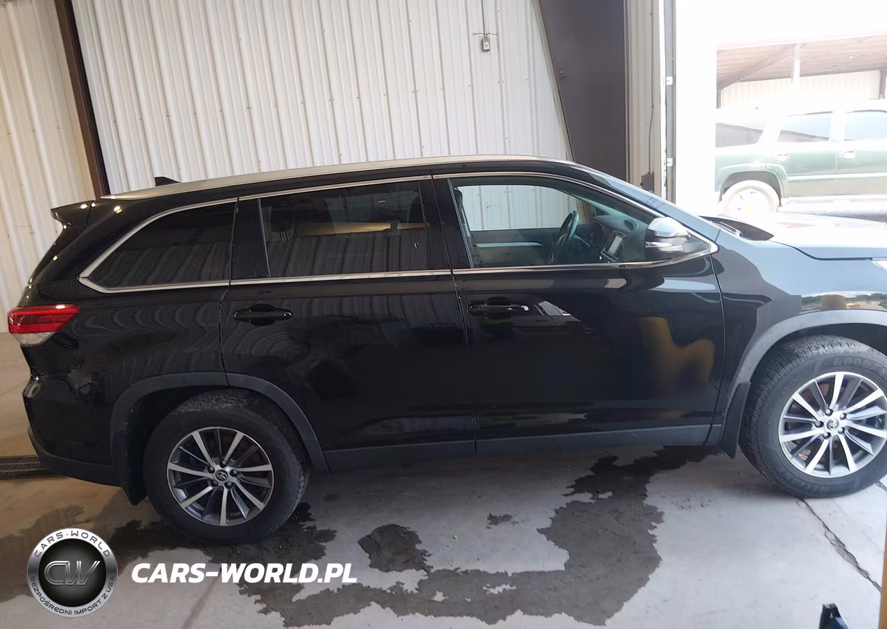 2019 Toyota Highlander Xle VIN:5TDJZRFH3KS622264 - 16