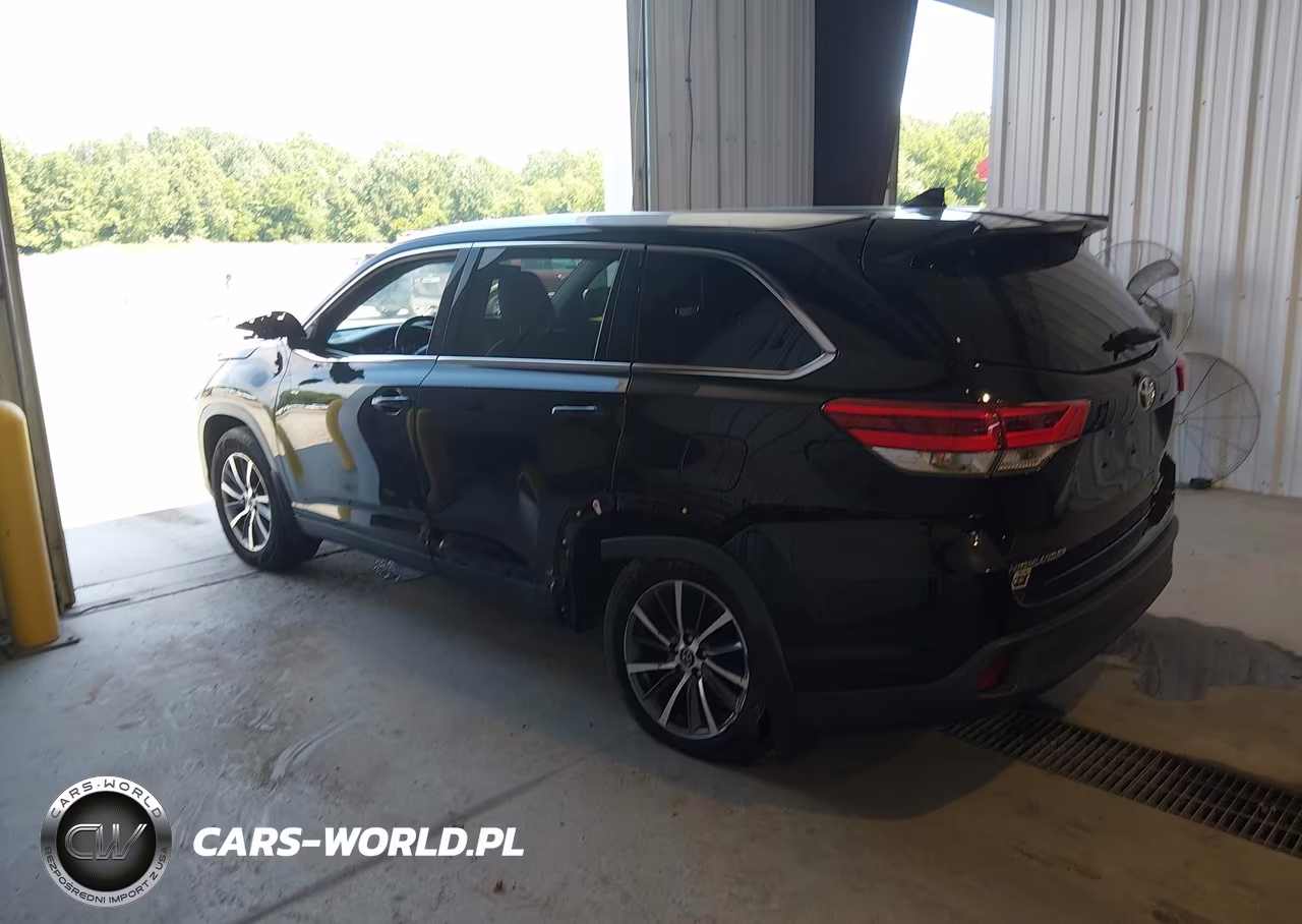 2019 Toyota Highlander Xle VIN:5TDJZRFH3KS622264 - 3