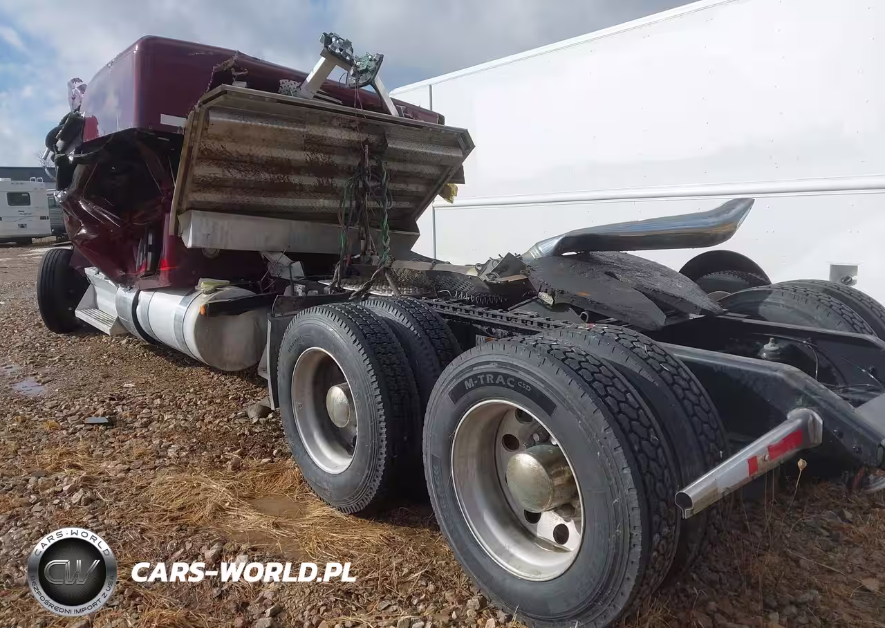 2023 Kenworth W900 VIN:1XKWD49XXPR215868 - 3