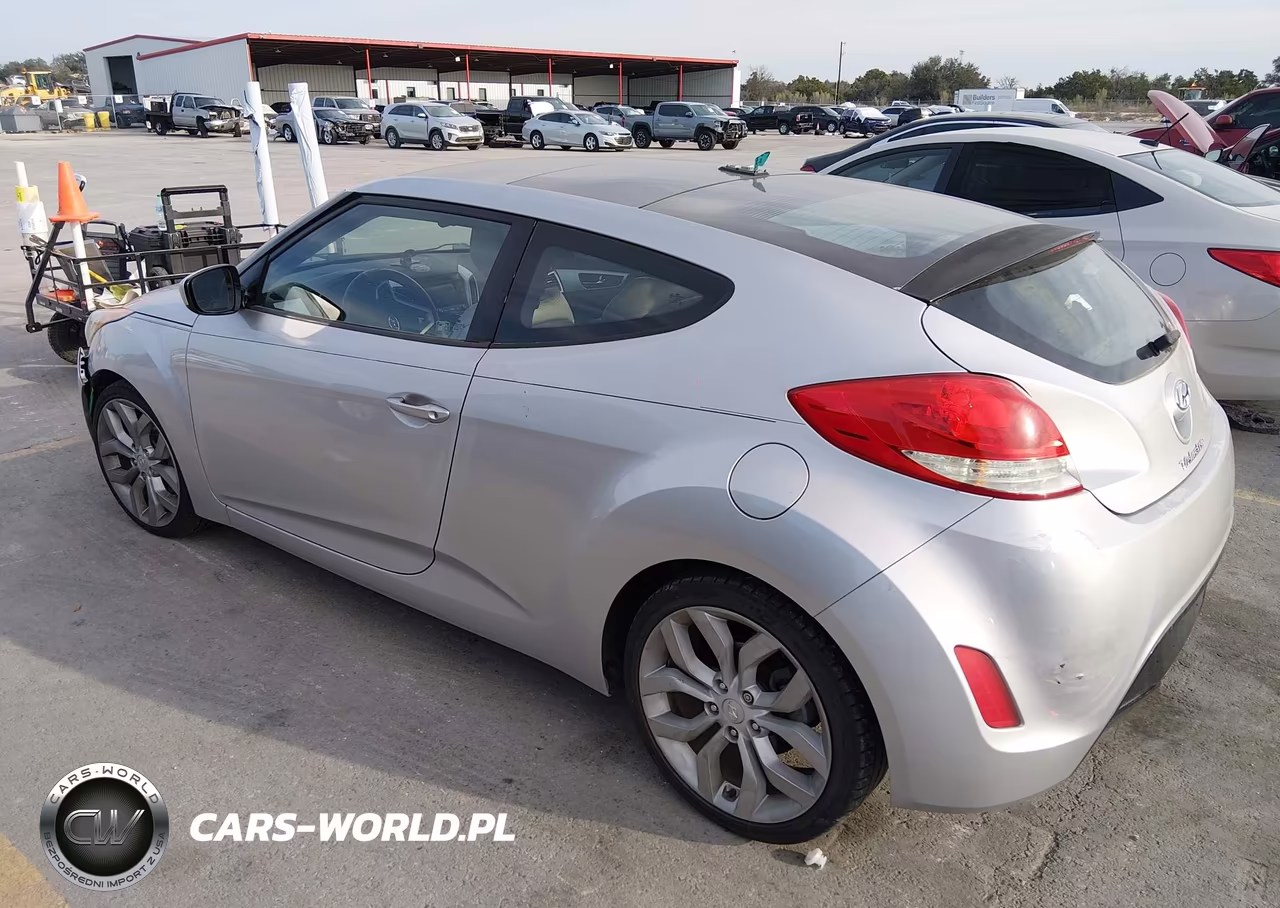 2012 Hyundai Veloster Base W-Gray VIN:KMHTC6AD3CU069637 - 3