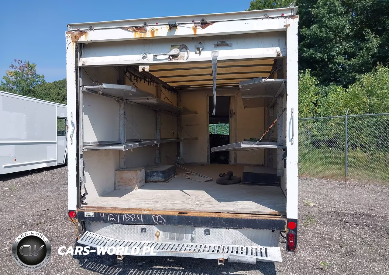2018 Chevrolet Express Cutaway Work Van VIN:1HA3GTCG9JN007564 - 17