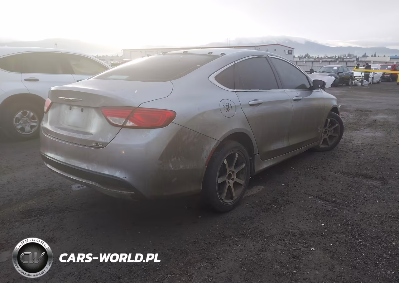 2015 Chrysler 200 Limited VIN:1C3CCCABXFN579360 - 4