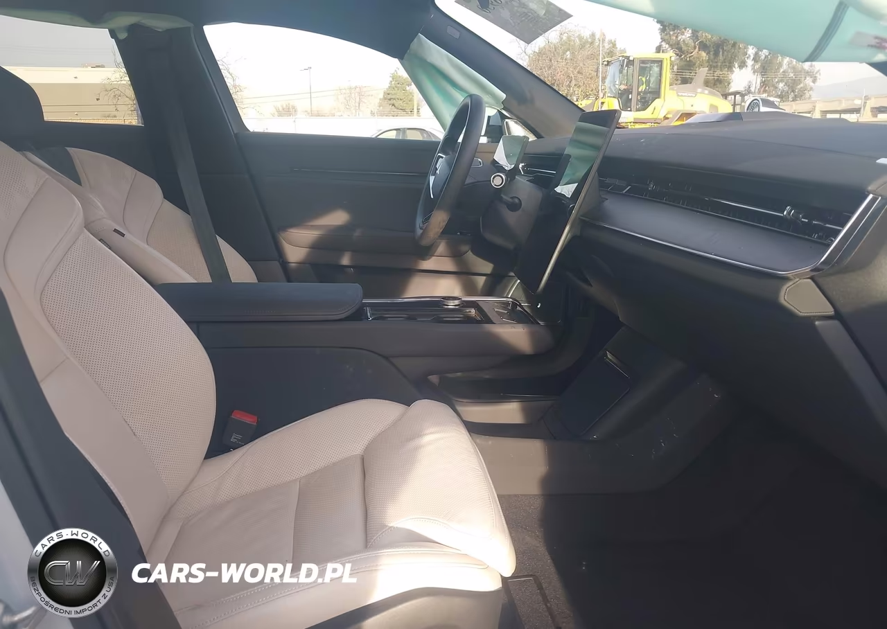 2025 Polestar 3 Long Range Dual Motor-Long Range Dual Motor Launch Edition VIN:YSREA3YB6SB002481 - 5
