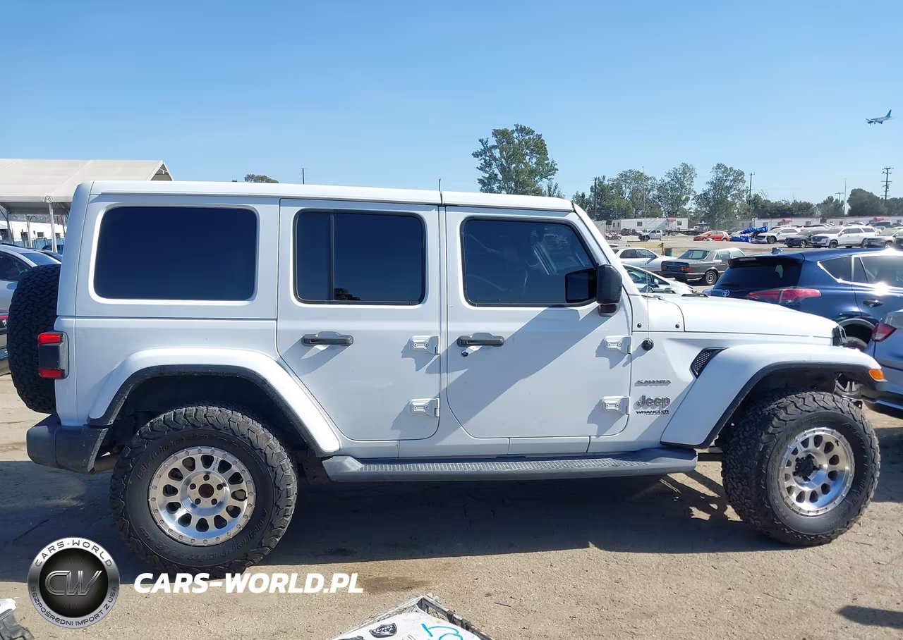 2018 Jeep Wrangler Unlimited Sahara 4X4 VIN:1C4HJXEN0JW204485 - 14