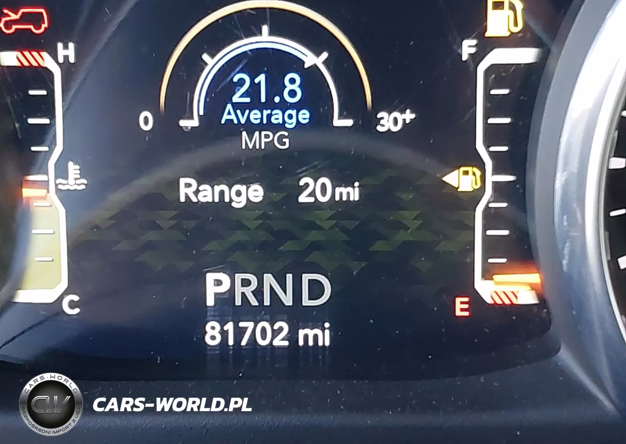2018 Jeep Wrangler Unlimited Sahara 4X4 VIN:1C4HJXEN0JW204485 - 16