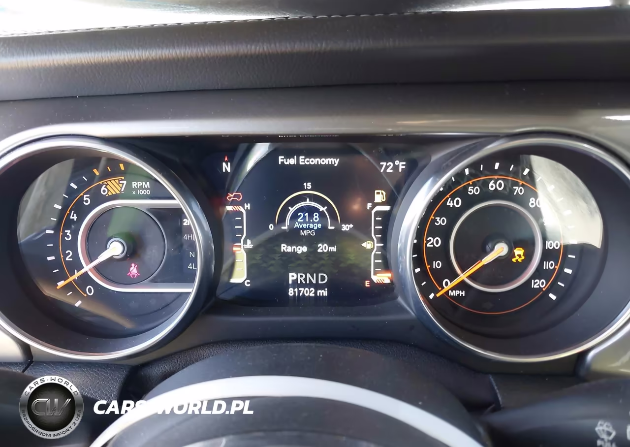 2018 Jeep Wrangler Unlimited Sahara 4X4 VIN:1C4HJXEN0JW204485 - 7