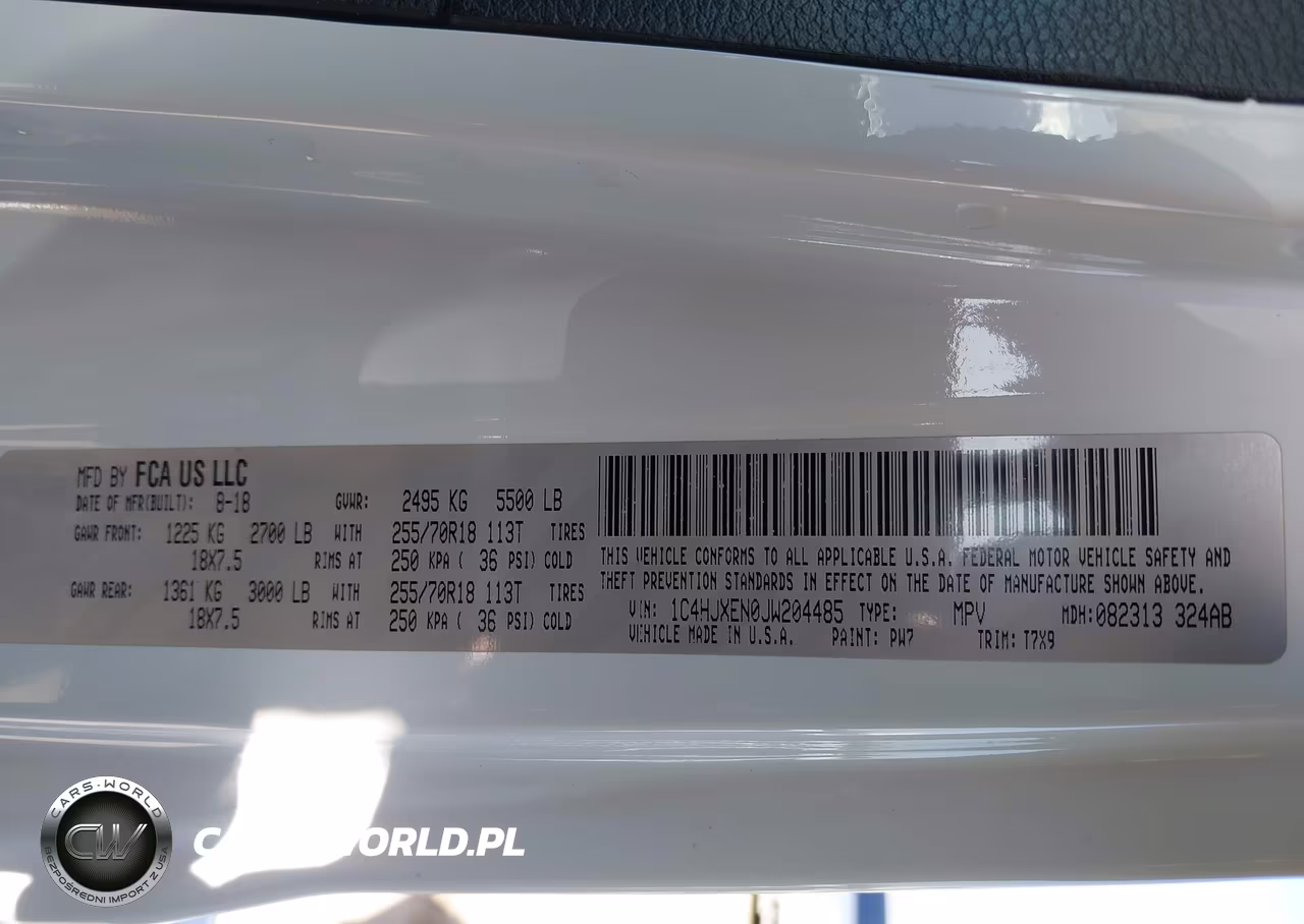 2018 Jeep Wrangler Unlimited Sahara 4X4 VIN:1C4HJXEN0JW204485 - 9