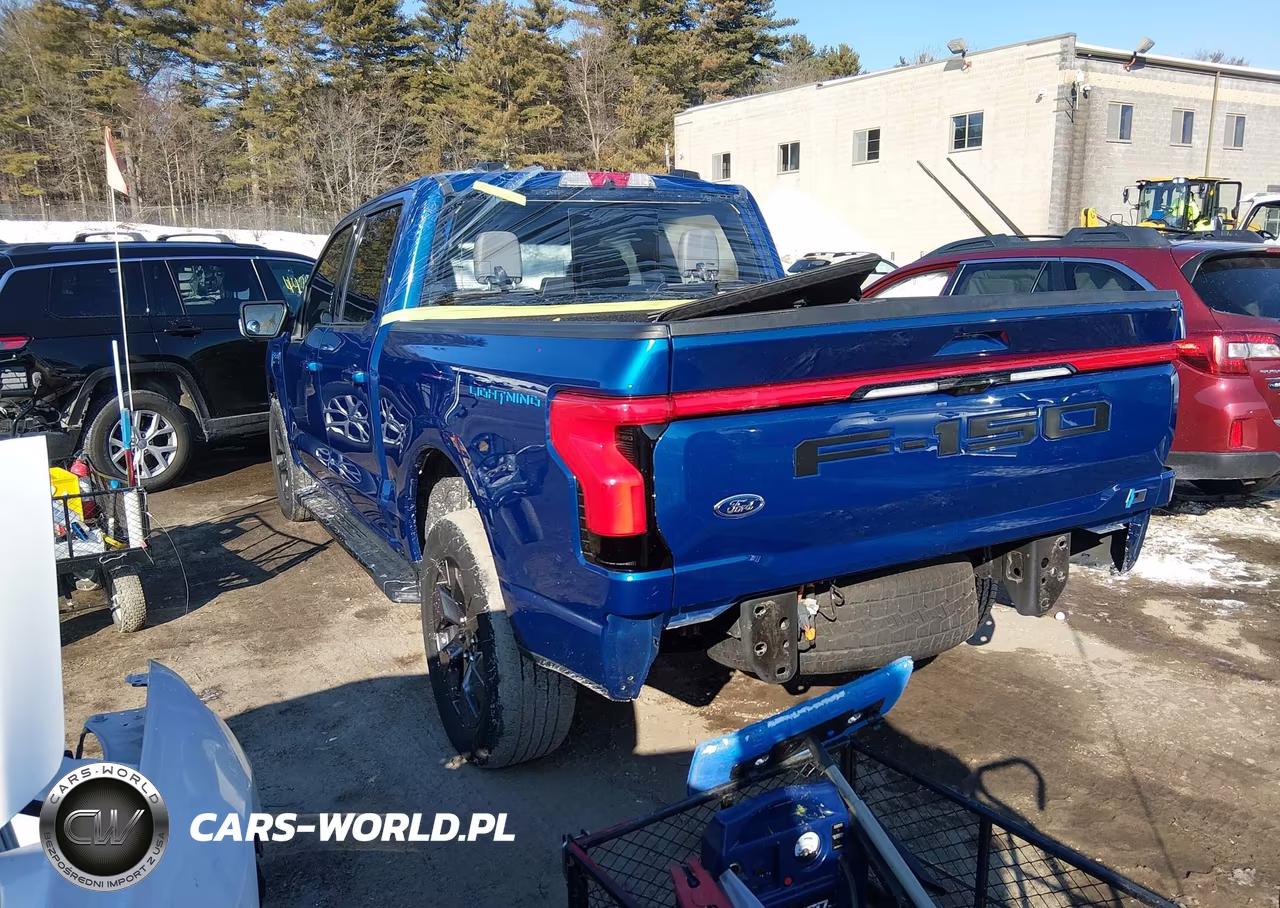 2022 Ford F-150 Lightning Lariat VIN:1FTVW1EV3NWG14219 - 3