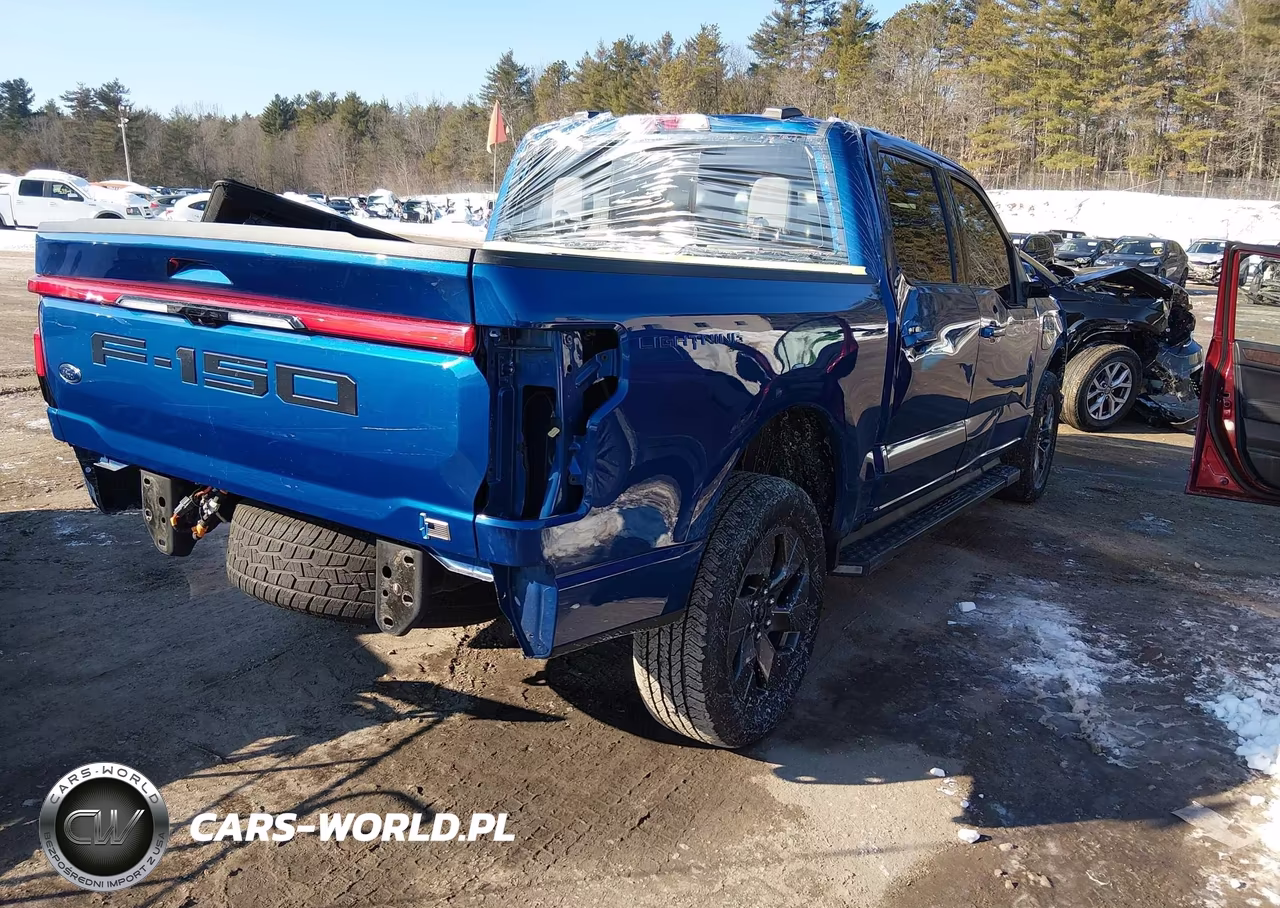 2022 Ford F-150 Lightning Lariat VIN:1FTVW1EV3NWG14219 - 4