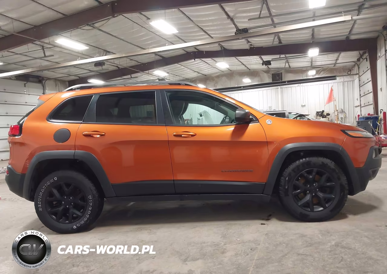 2015 Jeep Cherokee Trailhawk VIN:1C4PJMBS0FW550337 - 13