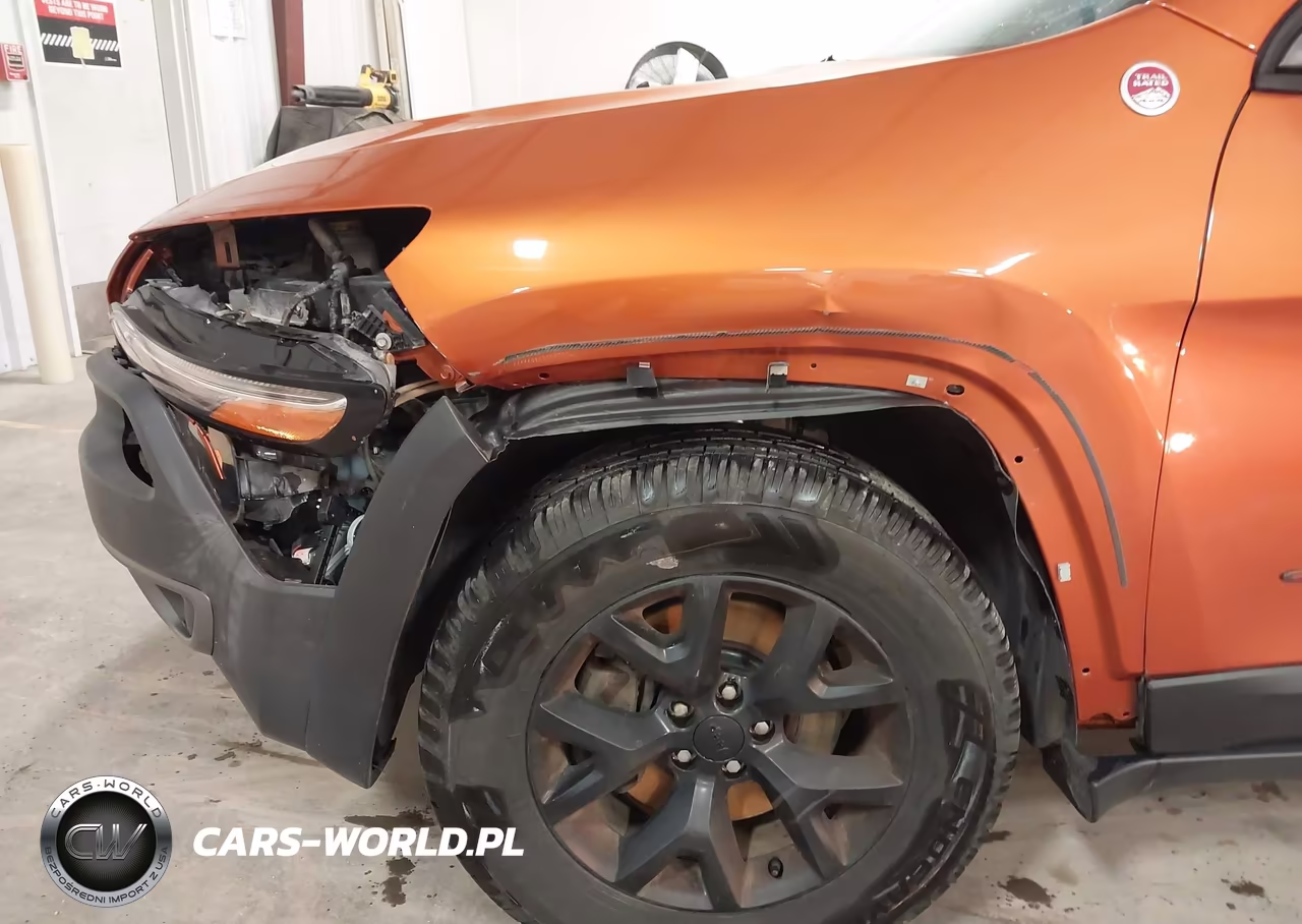 2015 Jeep Cherokee Trailhawk VIN:1C4PJMBS0FW550337 - 6