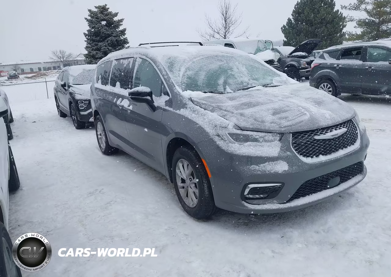 2025 Chrysler Pacifica Select