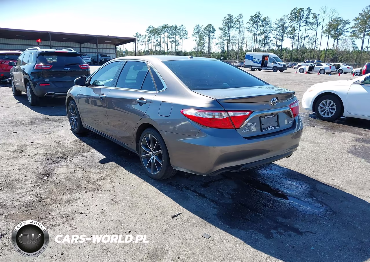 2017 Toyota Camry Xse VIN:4T1BF1FK9HU289563 - 3