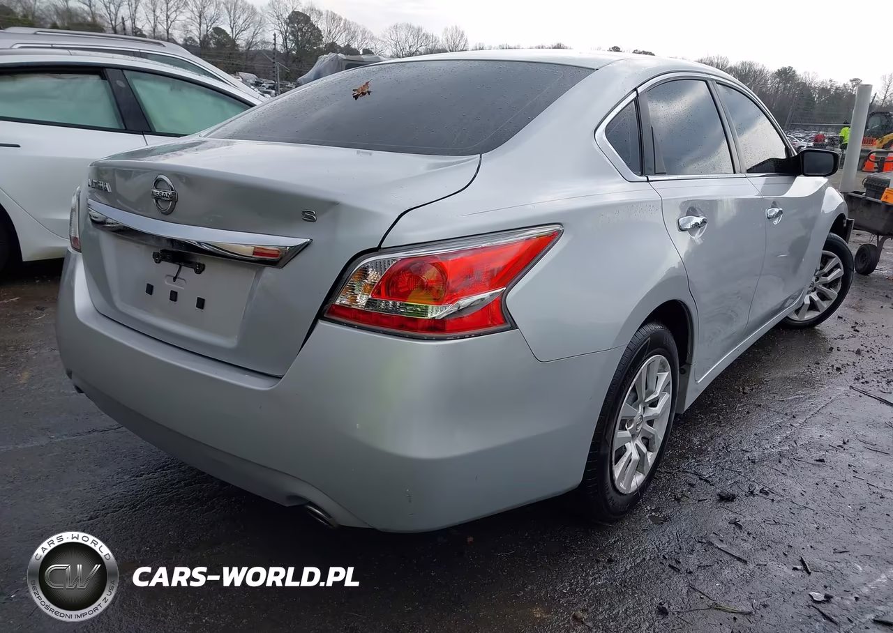 2015 Nissan Altima 2.5 S VIN:1N4AL3AP0FN365658 - 4