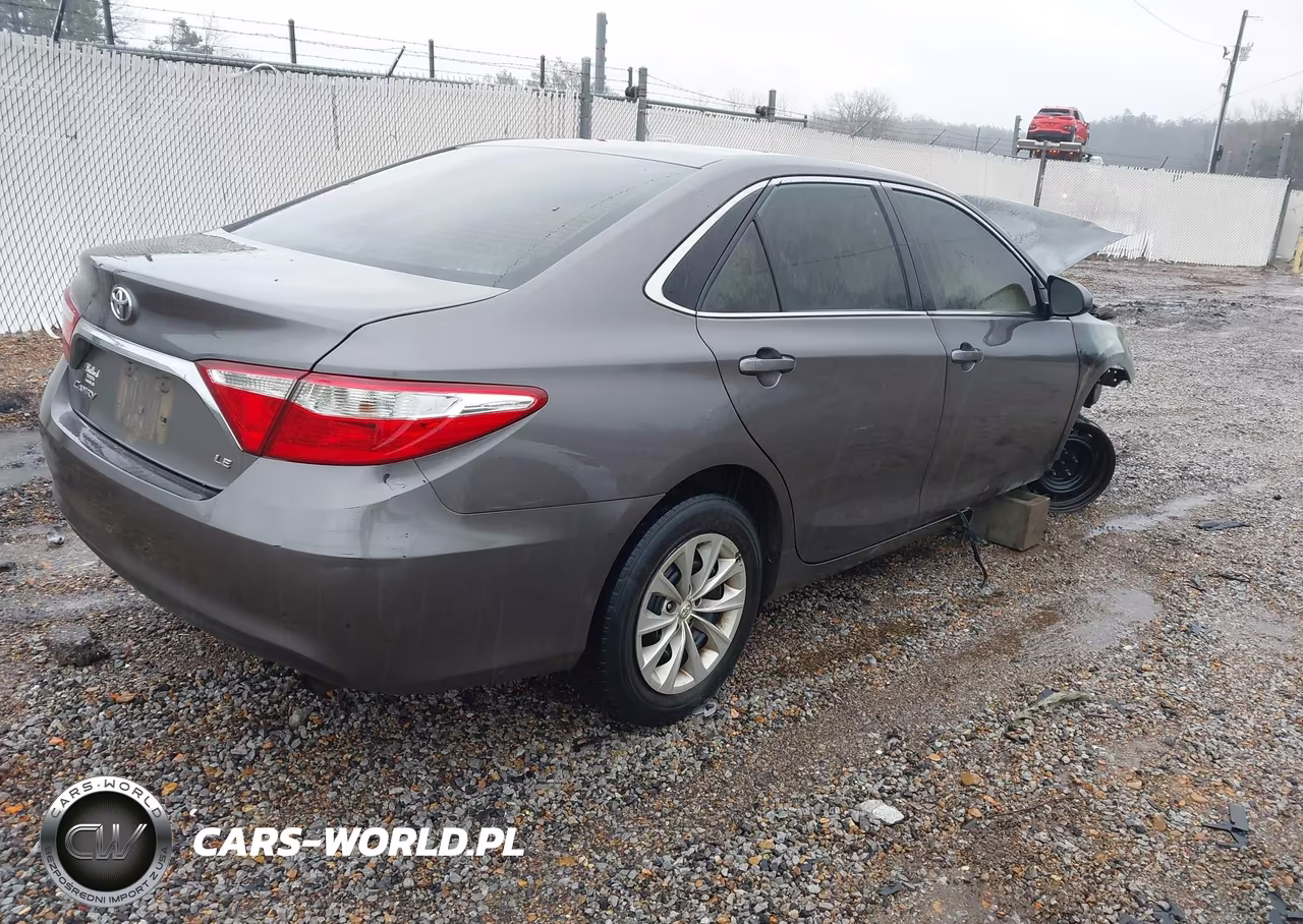 2015 Toyota Camry Le VIN:4T4BF1FK3FR450234 - 4