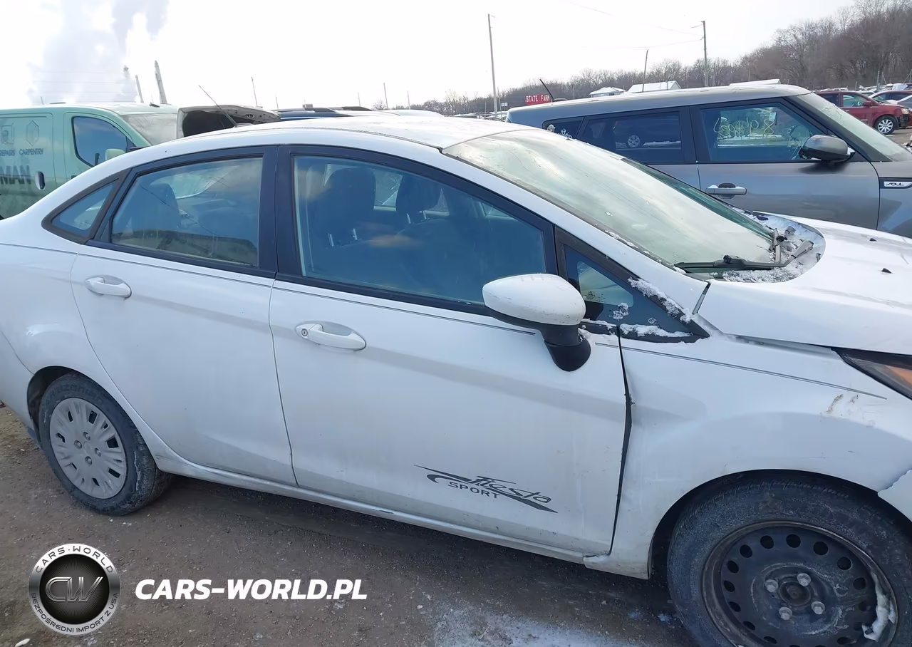 2015 Ford Fiesta S VIN:3FADP4AJ4FM104627 - 13