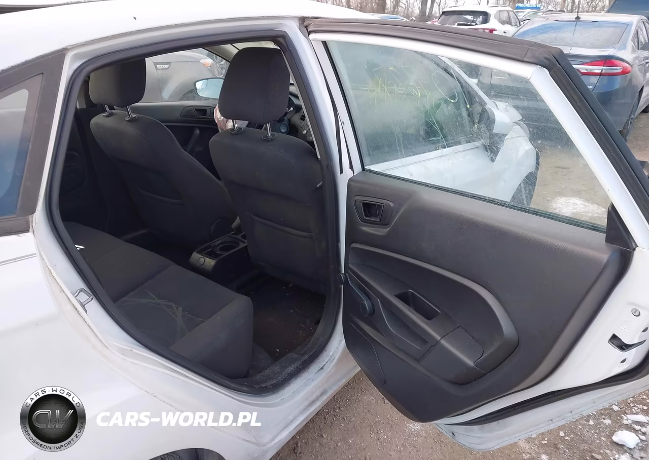 2015 Ford Fiesta S VIN:3FADP4AJ4FM104627 - 8
