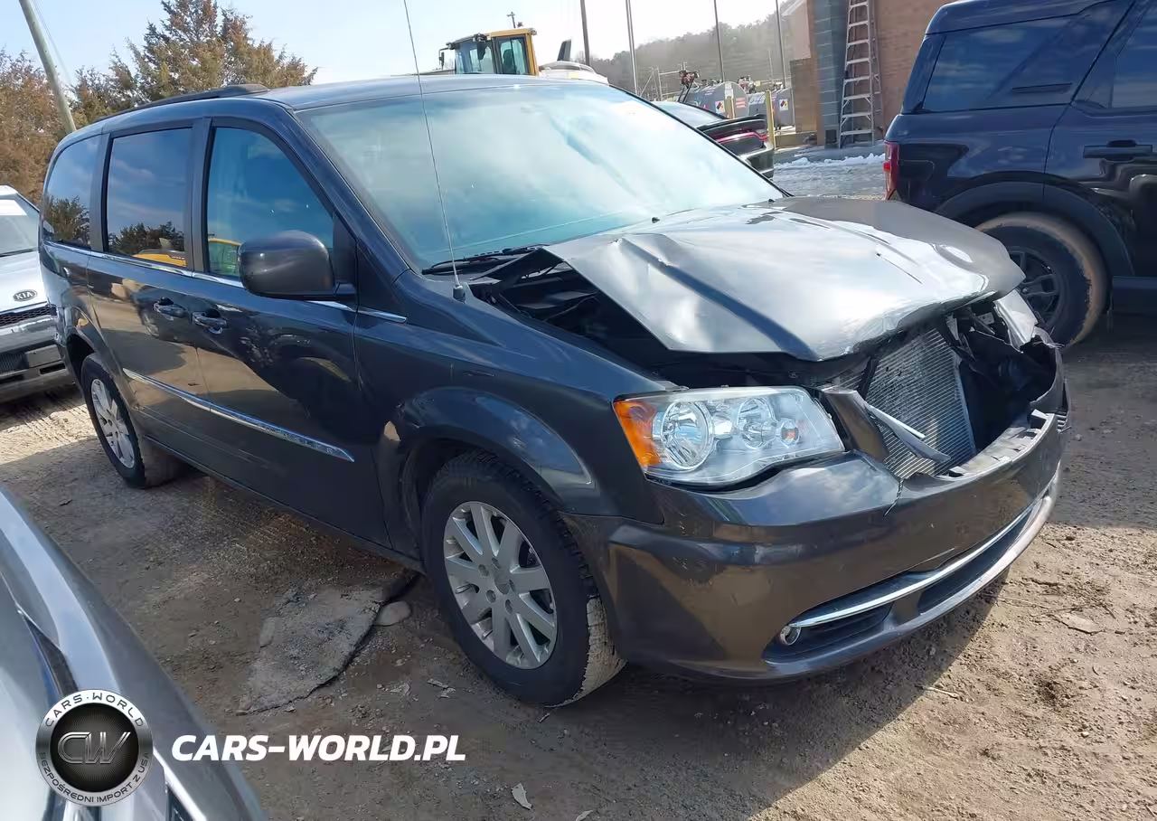 2016 Chrysler Town & Country Touring