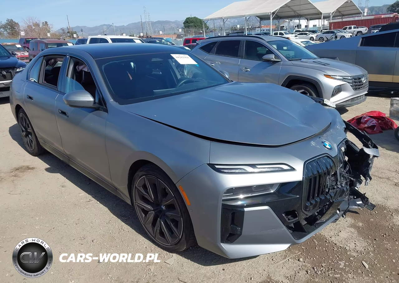 2025 BMW 740I