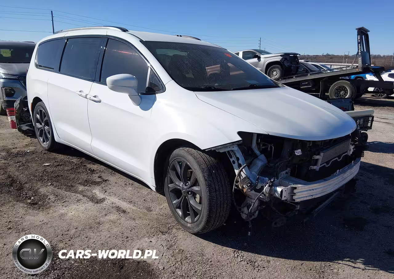2020 Chrysler Pacifica Touring L