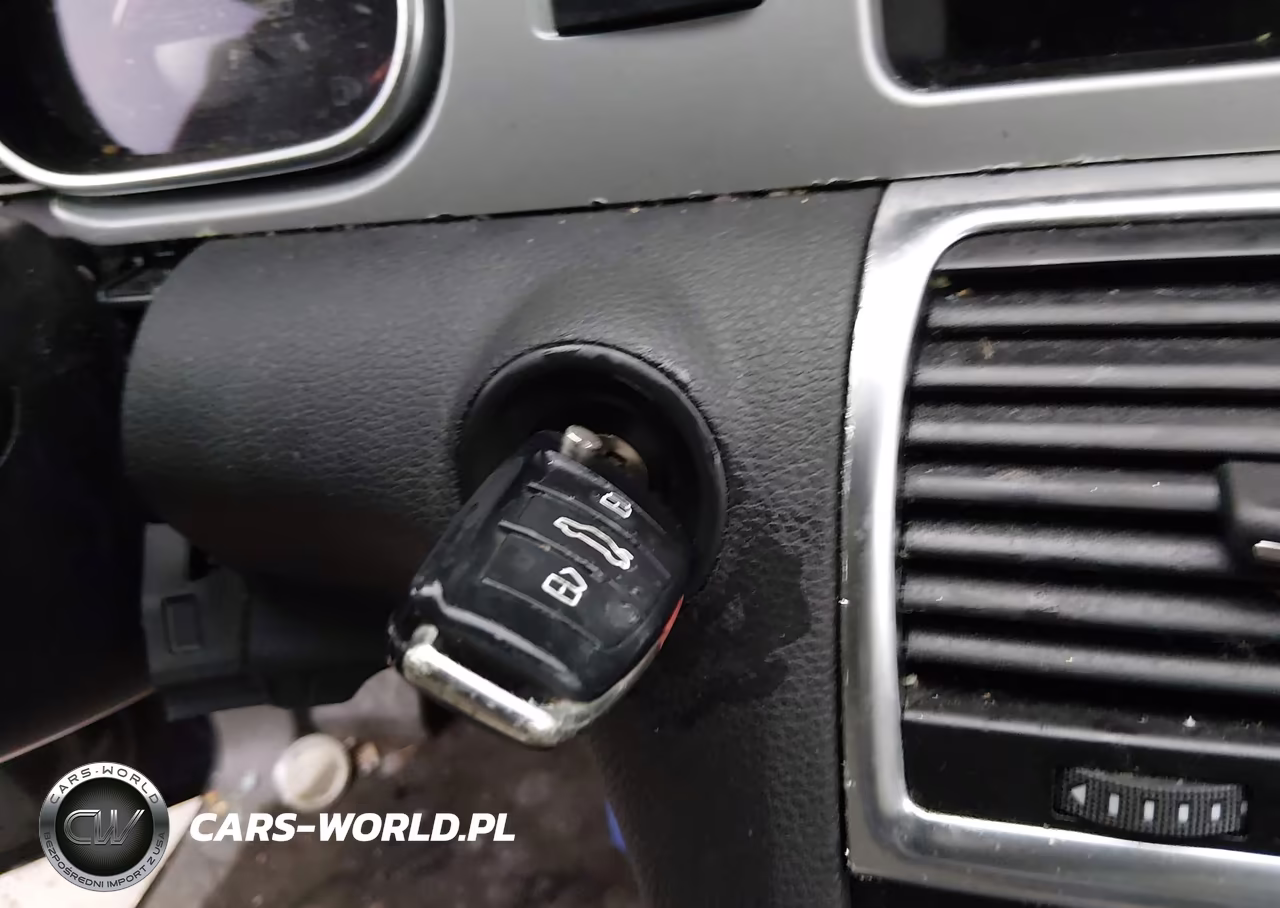 2014 Audi Q7 3.0T Premium VIN:WA1LGAFE4ED002099 - 11