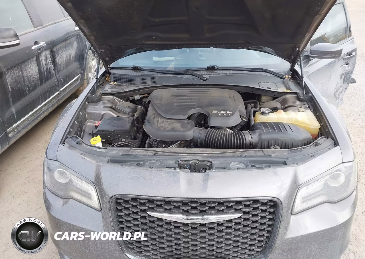 2015 Chrysler 300 300S VIN:2C3CCABG7FH853783 - 10