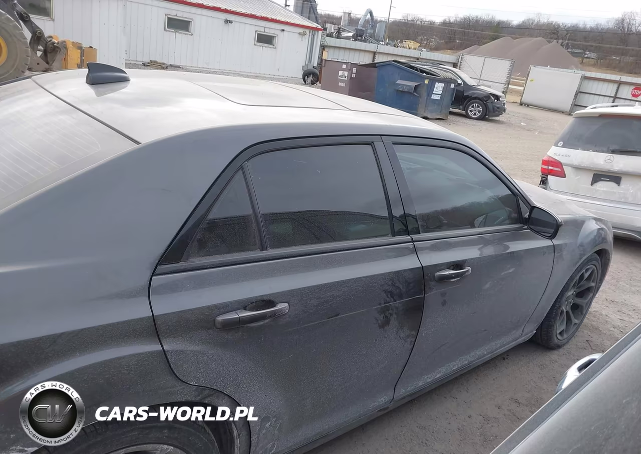 2015 Chrysler 300 300S VIN:2C3CCABG7FH853783 - 13