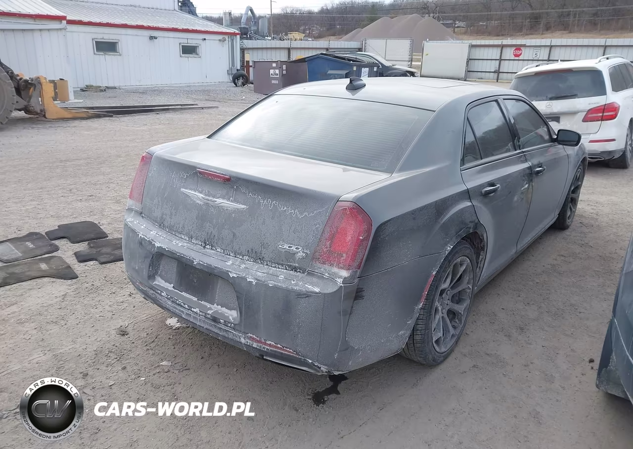 2015 Chrysler 300 300S VIN:2C3CCABG7FH853783 - 4