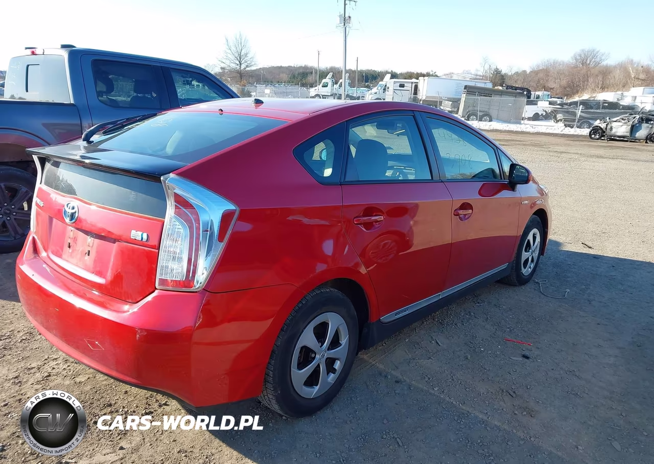 2013 Toyota Prius Two VIN:JTDKN3DU5D0349833 - 4