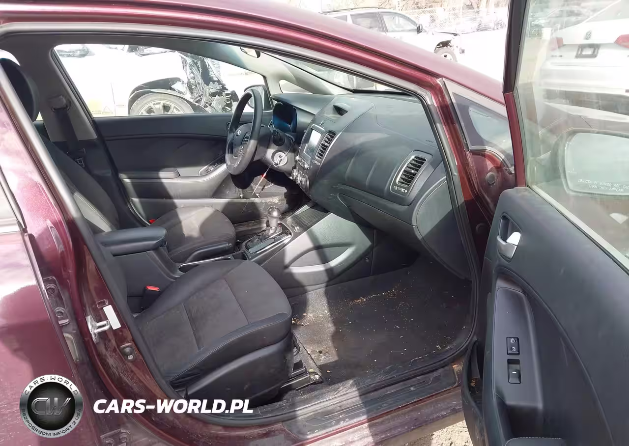 2018 Kia Forte Lx VIN:3KPFL4A79JE170676 - 5