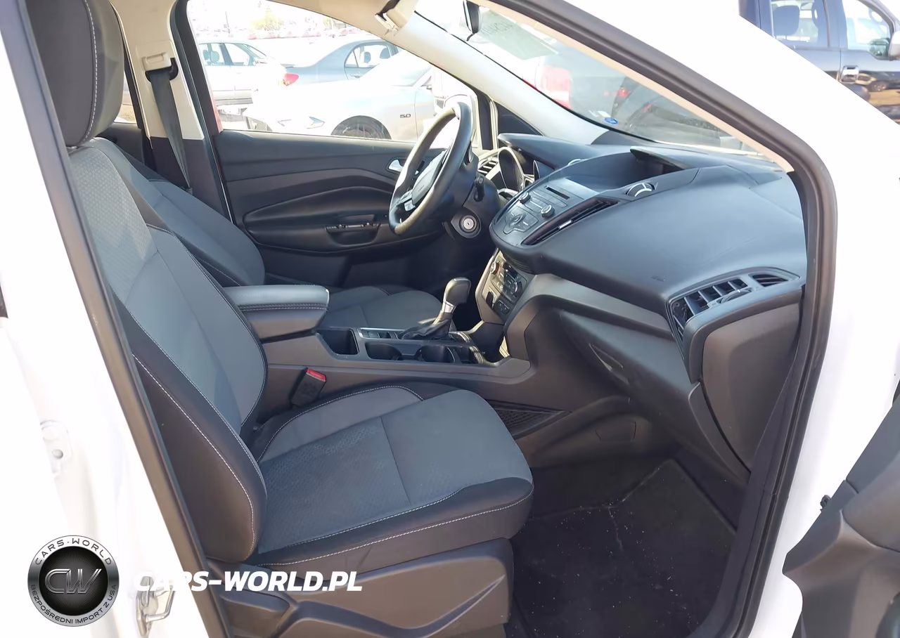 2017 Ford Escape Se VIN:1FMCU9GD6HUE49407 - 5