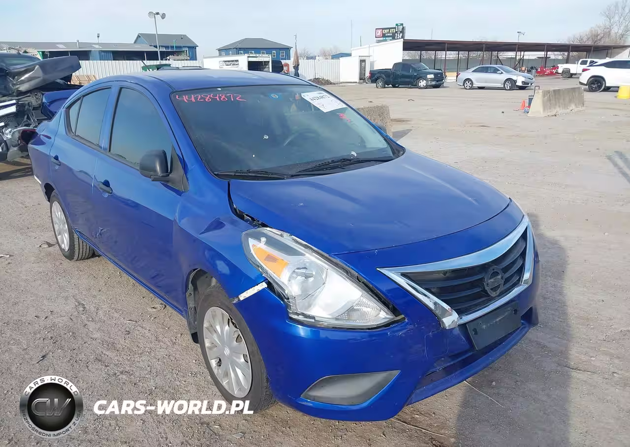 2015 Nissan Versa 1.6 S+