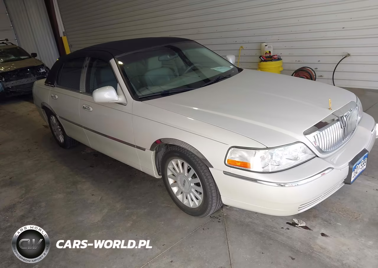 2005 Lincoln Town Car Signature – zdjęcie 1 z 11