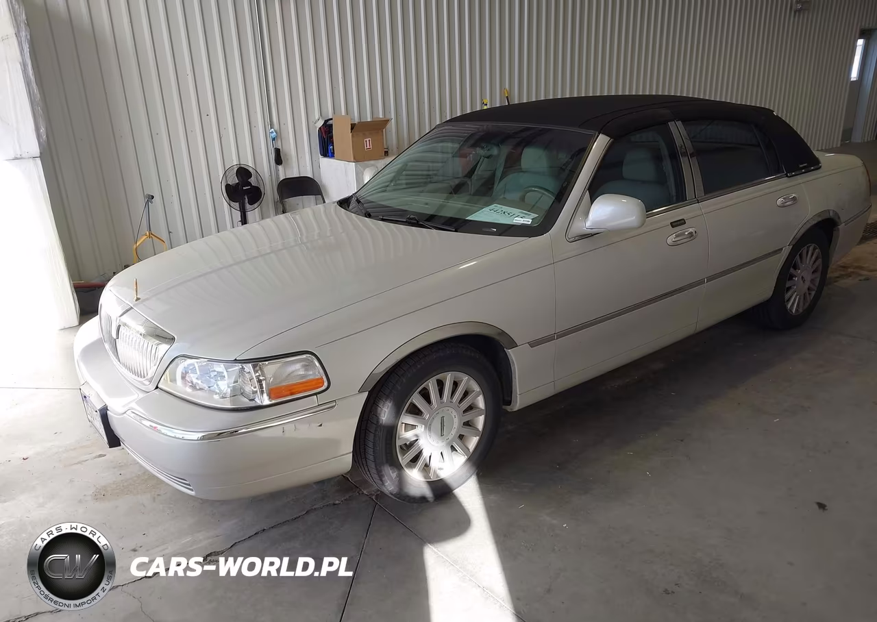 2005 Lincoln Town Car Signature VIN:1LNHM81W55Y611266 - 2
